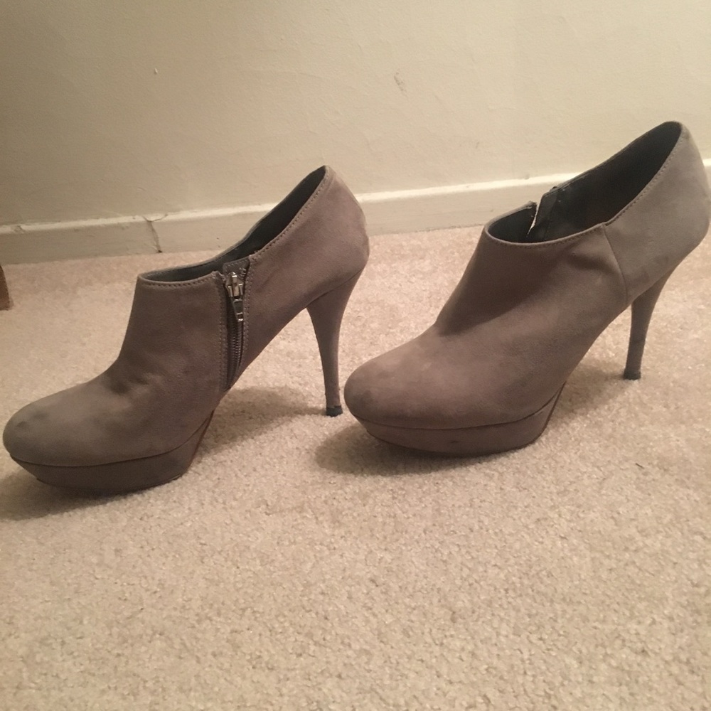Nine West gray ankle booties